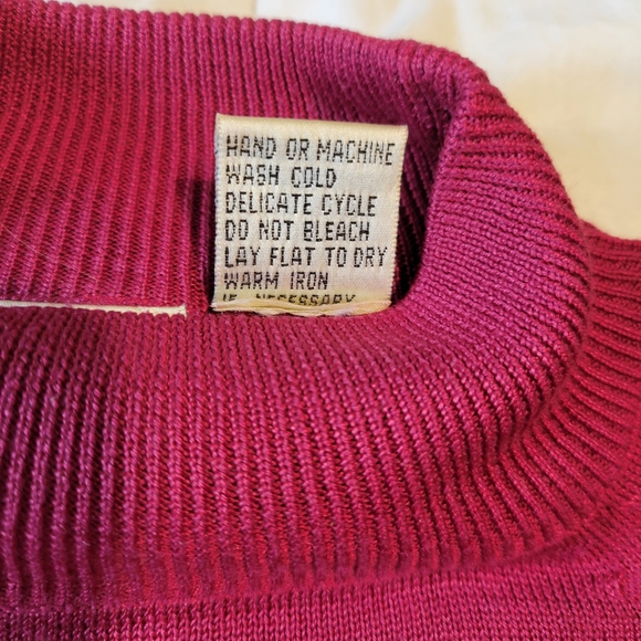 Kevo women light burgundy high collared 100% Silk lightweight sweater size small - Picture 9 of 14